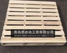 Four-beam wood pallet